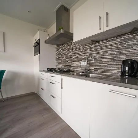 בית נופש Holiday Europarcs Veluwemeer-3 *